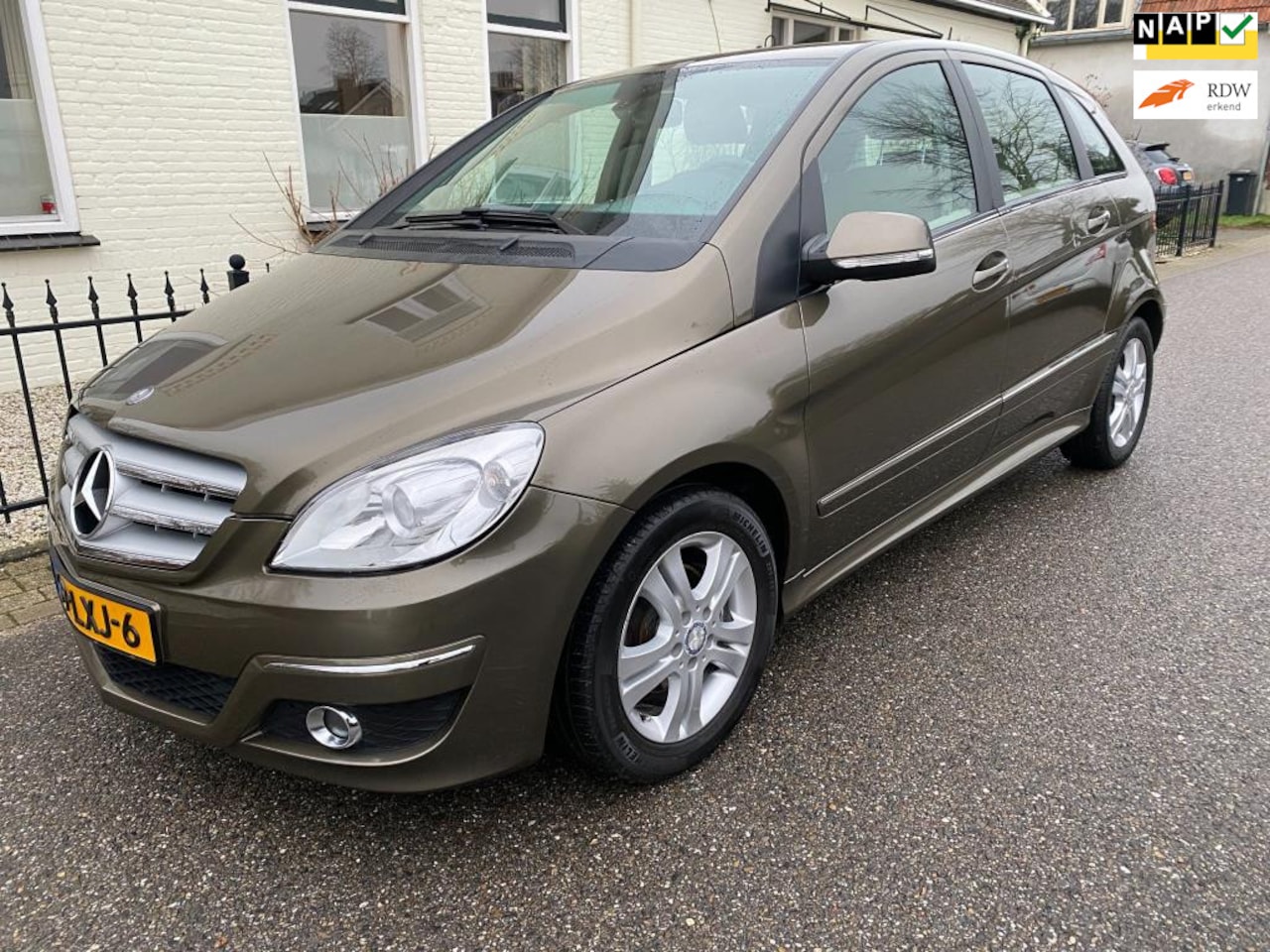 Mercedes-Benz B-klasse - 180 Automaat CVT,PTS,NAP - AutoWereld.nl