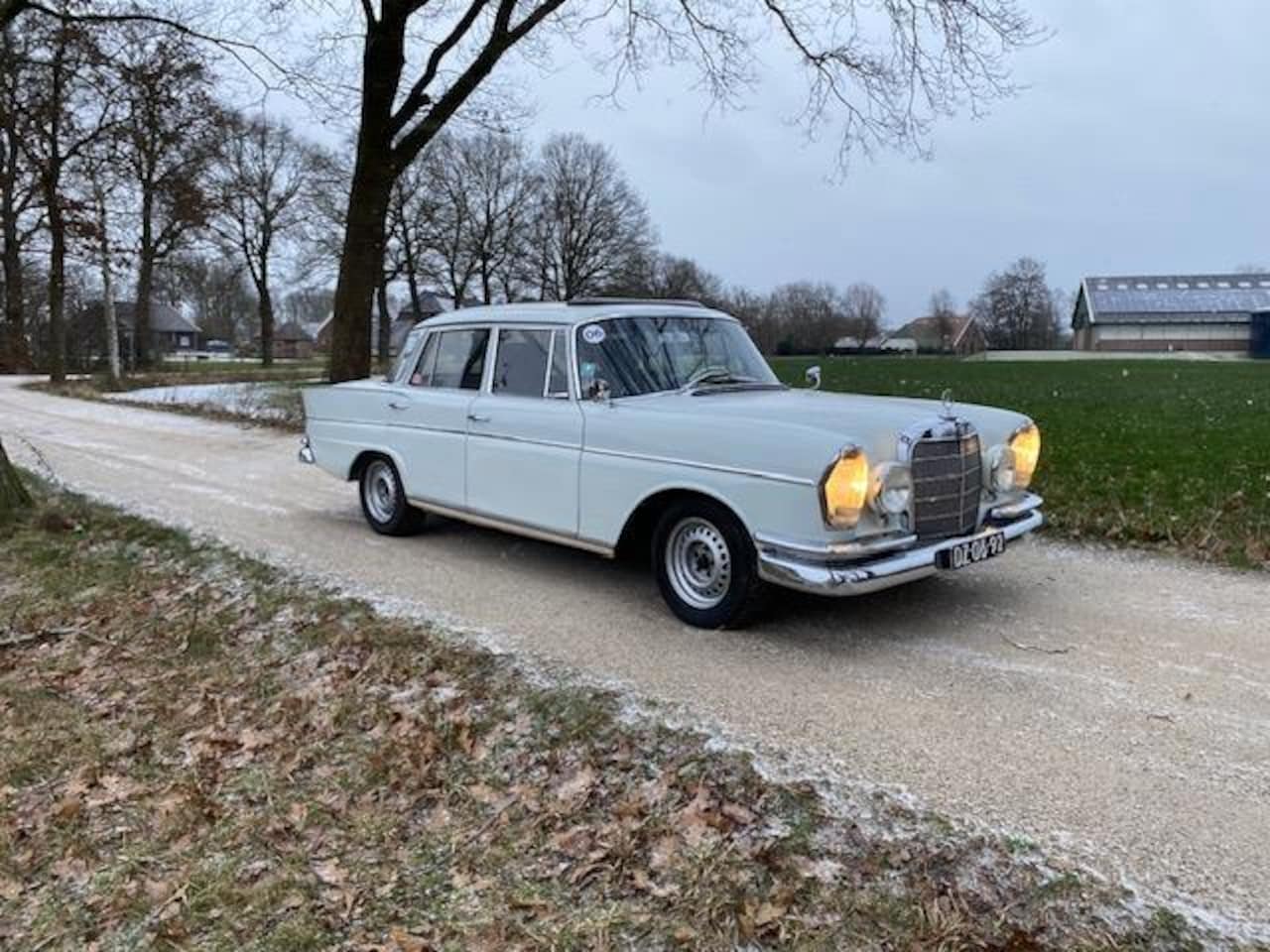 Mercedes-Benz 300-serie - 300SE Heckflosse 1962 Rallyauto - AutoWereld.nl