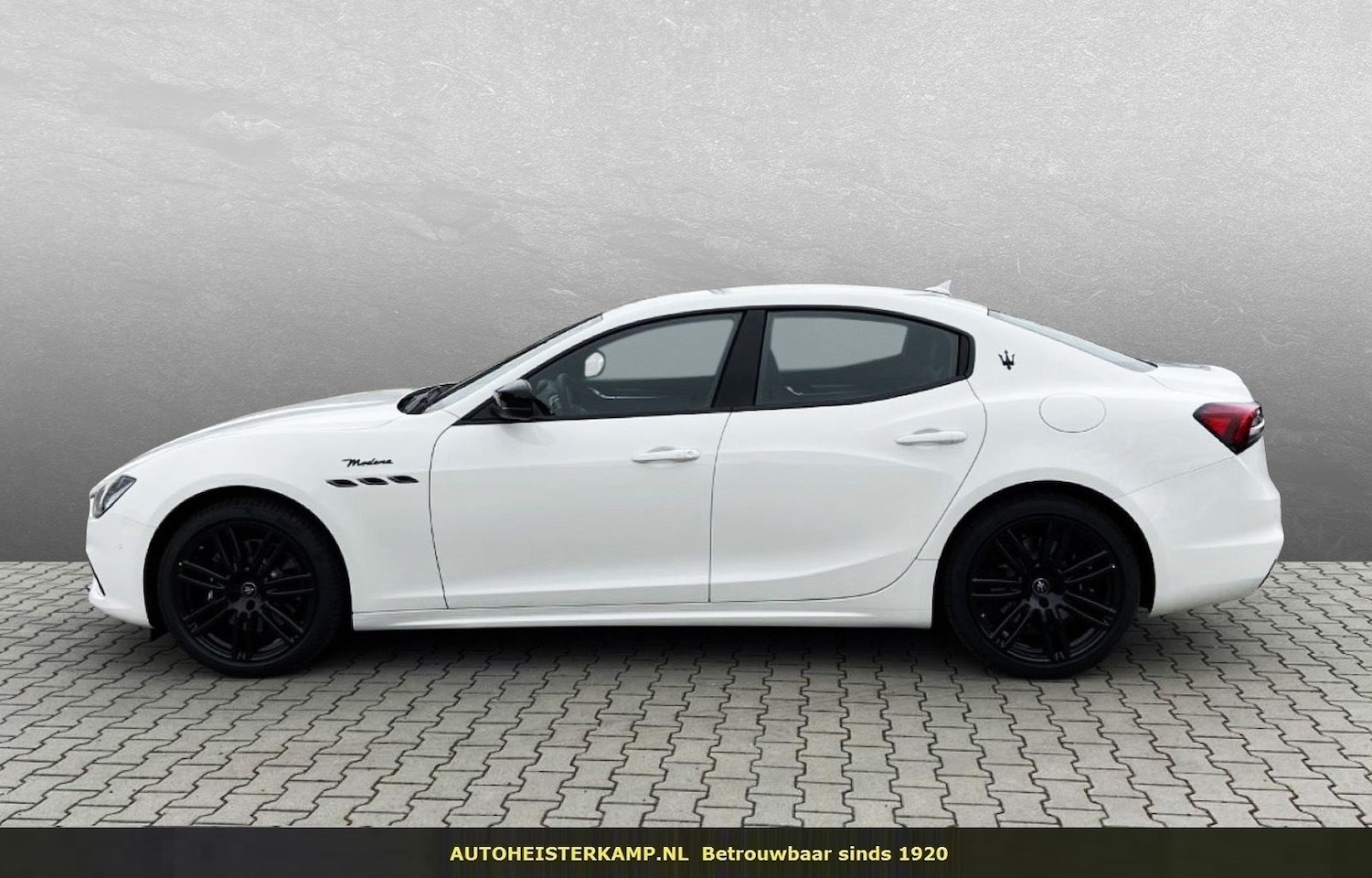 Maserati Ghibli - 3.0 V6 Modena 350 PK 20 Inch Harman Kardon LED Matrix Camera - AutoWereld.nl