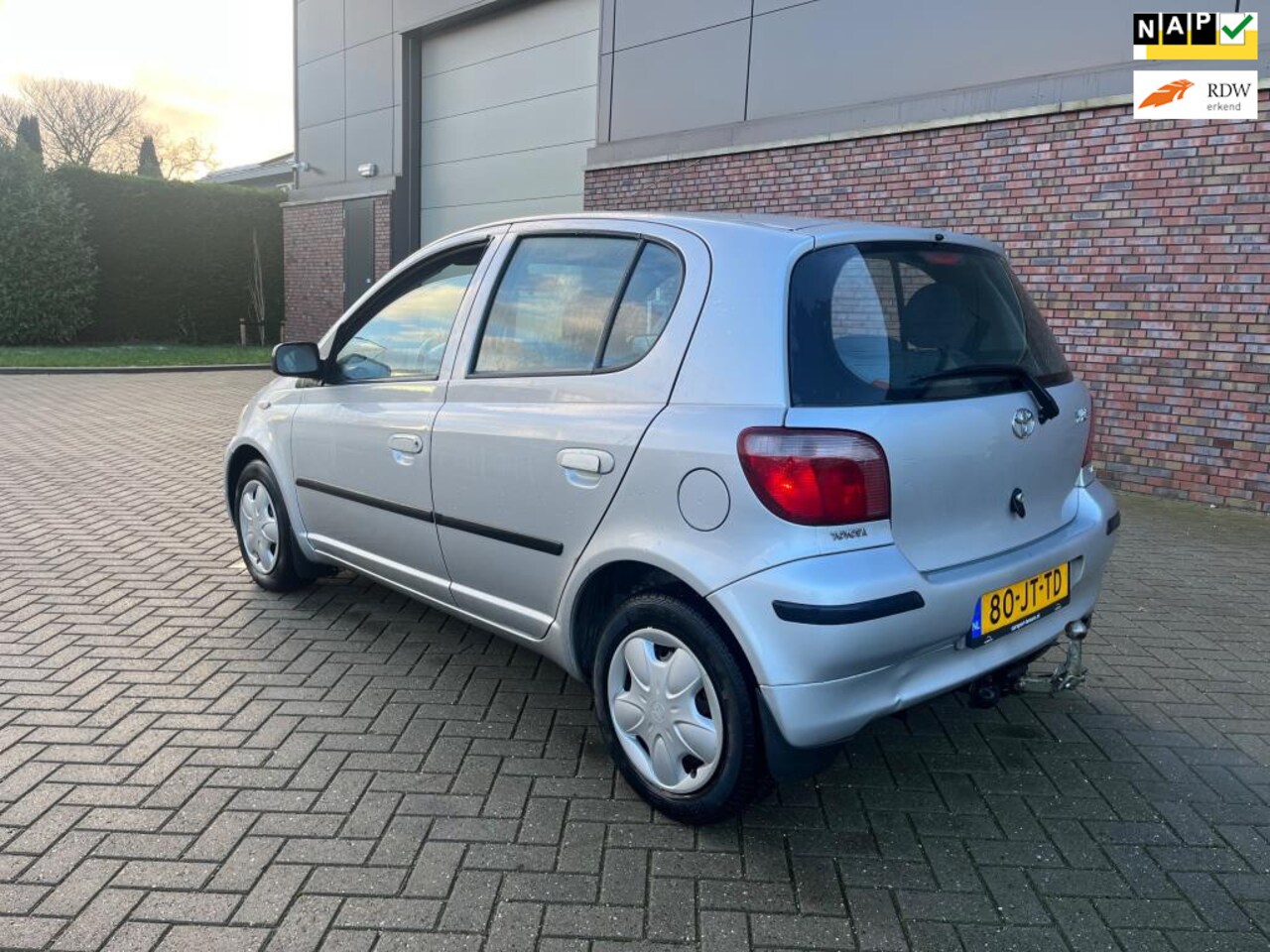 Toyota Yaris - 1.3-16V VVT-i Sol AIRCO | TREKHAAK | 1e EIG - AutoWereld.nl