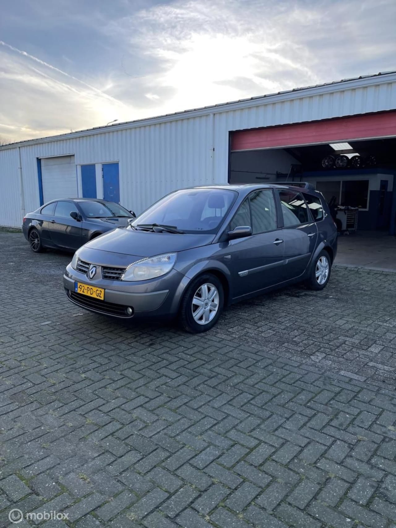 Renault Grand Scénic - 2.0-16V Expression Luxe INRUIL KOOPJE ! - AutoWereld.nl