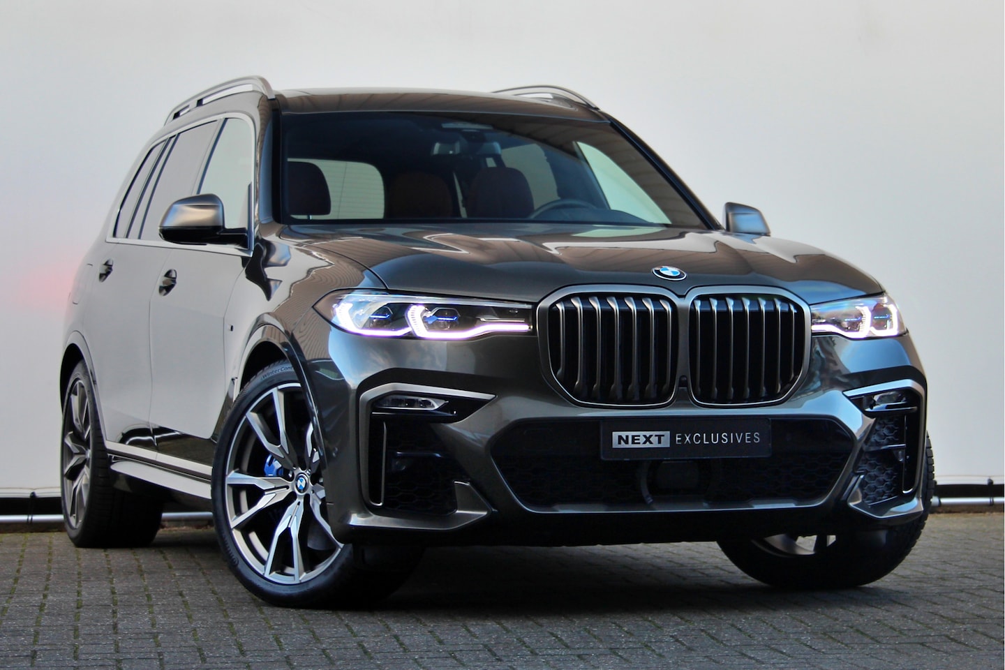 BMW X7 - M50i High Executive Sky Lounge | M-sport | Bowers en Wilkins - AutoWereld.nl