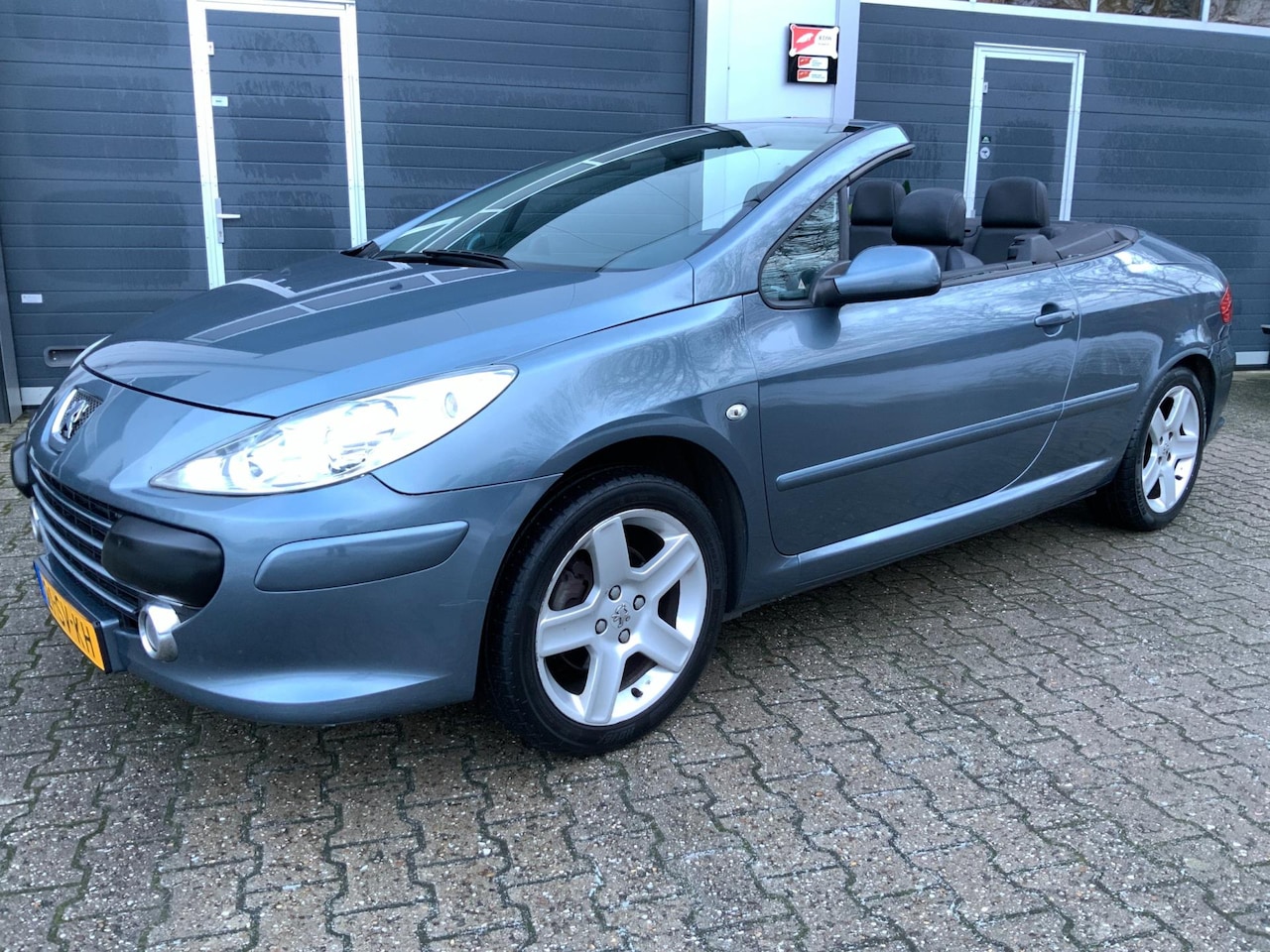 Peugeot 307 CC - 2.0-16V Cabrio Leder Climate - AutoWereld.nl