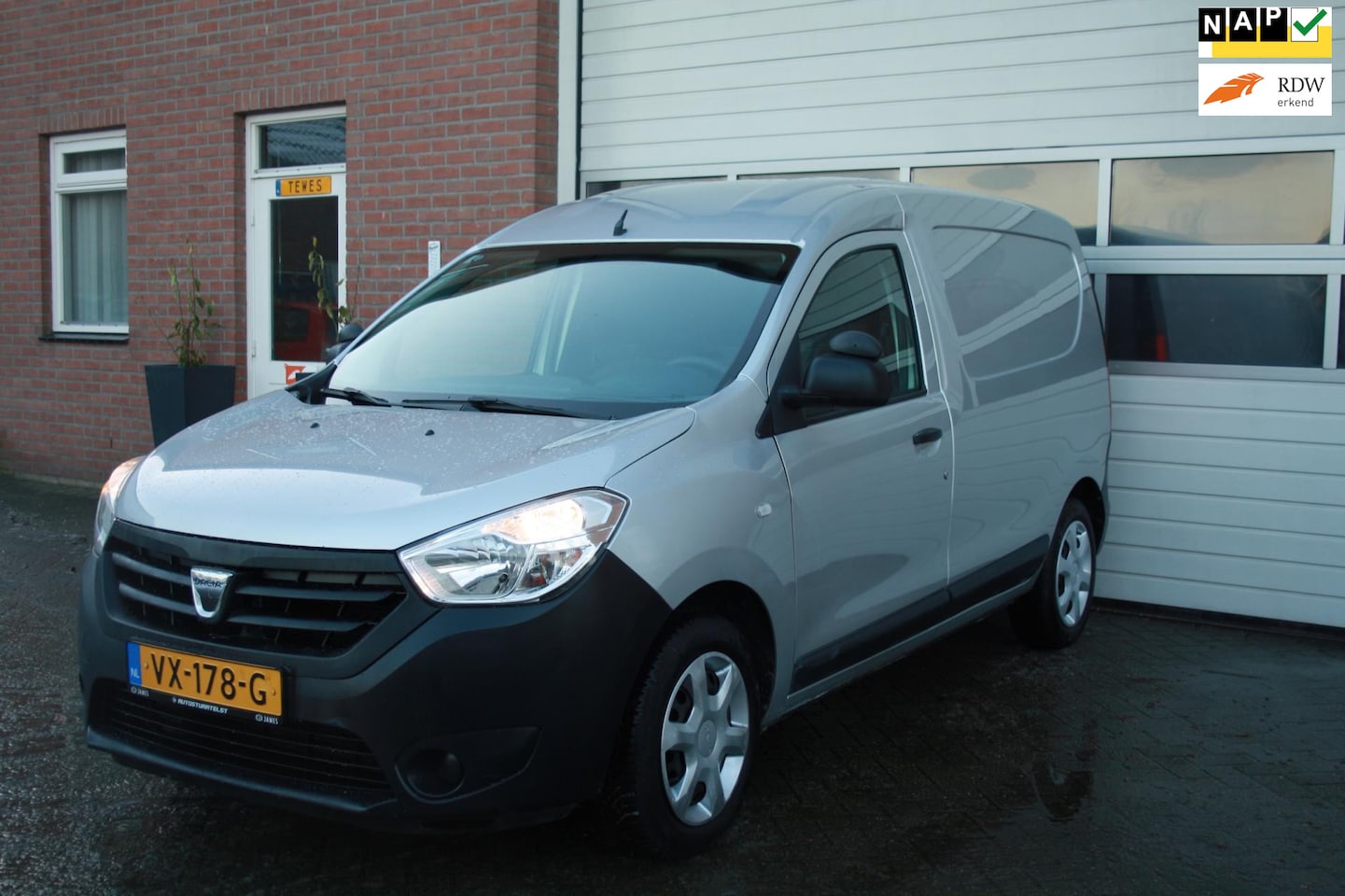 Dacia Dokker - 1.5 dCi 90 Ambiance.1e eigenaar.airco.navigatie.trekhaak. - AutoWereld.nl