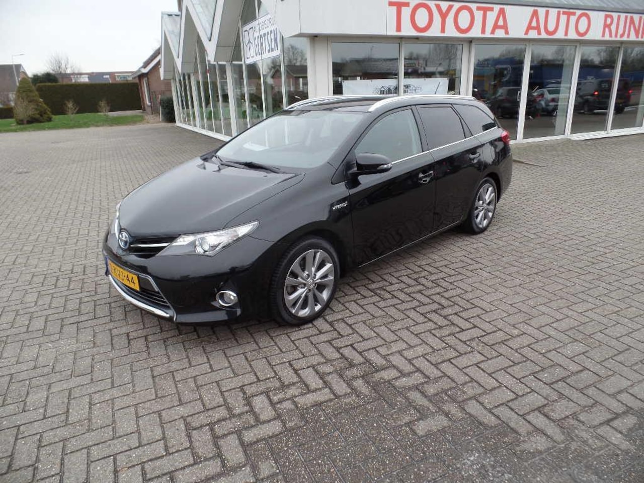 Toyota Auris Touring Sports - 1.8 Hybrid Lease Navi, Pan-dak, camera, trekhaak - AutoWereld.nl