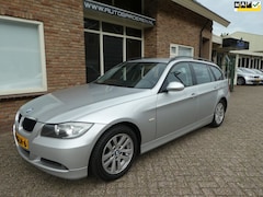 BMW 3-serie Touring - 318i Business Line navi / Dealeronderhouden