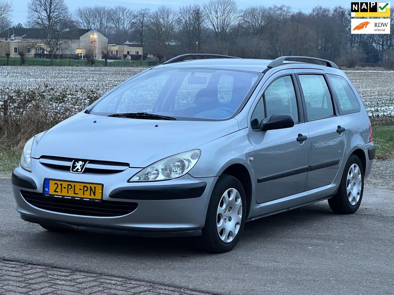 Peugeot 307 Break - 1.6-16V XR AIRCO/CRUISE/TREKHAAK/NETJES/APK 21-04-2024 - AutoWereld.nl