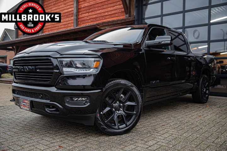 Dodge ram 1500 laramie hot sale sport