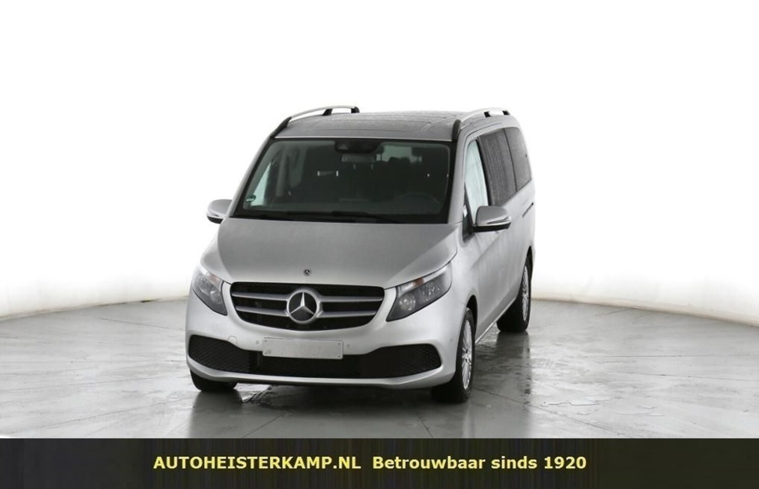 Mercedes-Benz V-klasse - 220d Lang Grijs Kenteken Camera Trekhaak Stoelverwarming - AutoWereld.nl