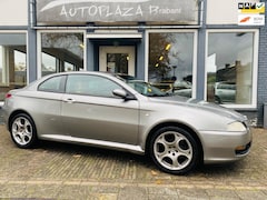 Alfa Romeo GT - 2.0 JTS Distinctive/ CRUISE/ CLIMA/ NAVI/ LEER/ 17 INCH/ BOSE