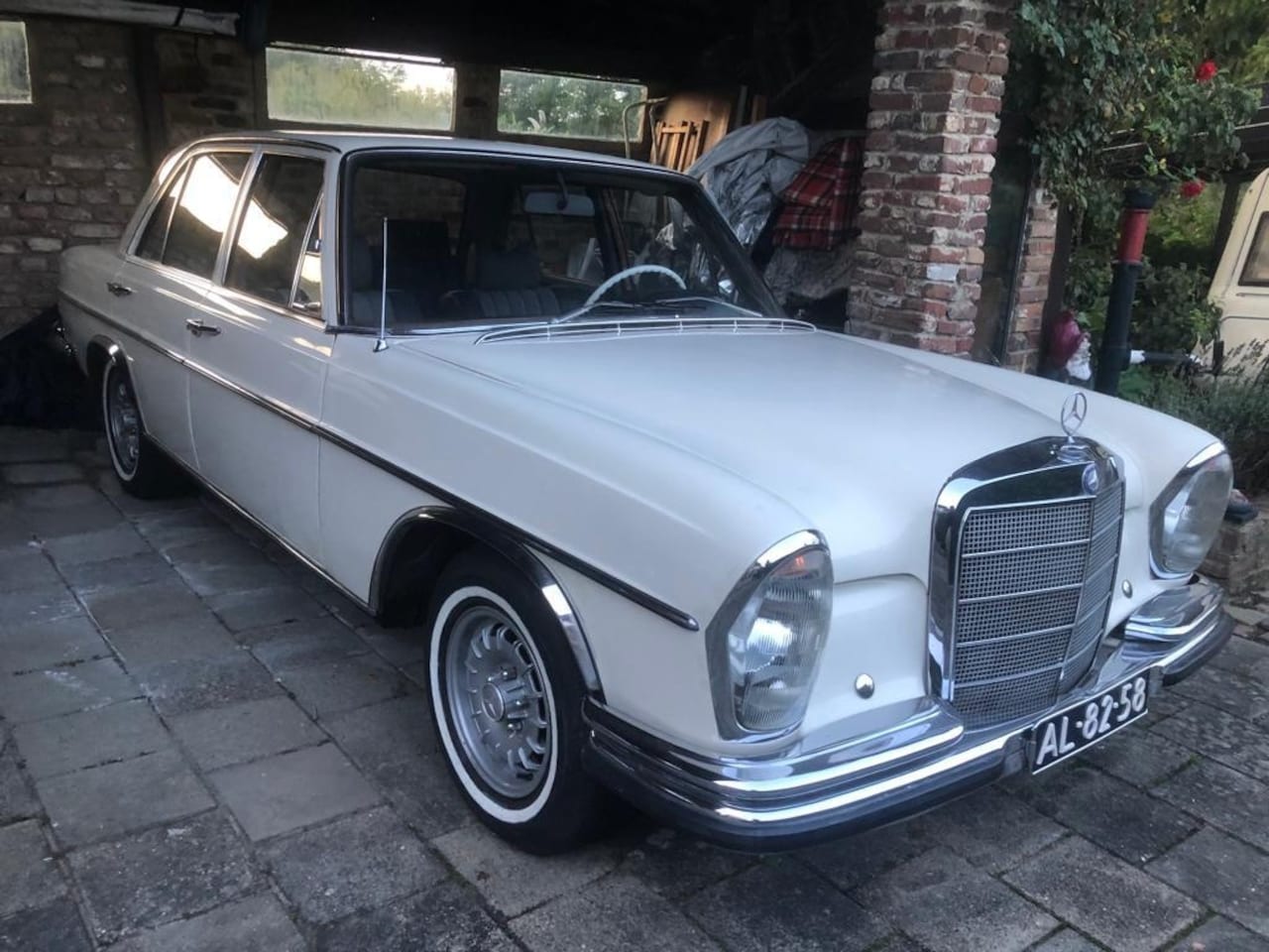 Mercedes-Benz 250 - S BJ 1965, nieuwe LPG INSTALLATIE ! - AutoWereld.nl