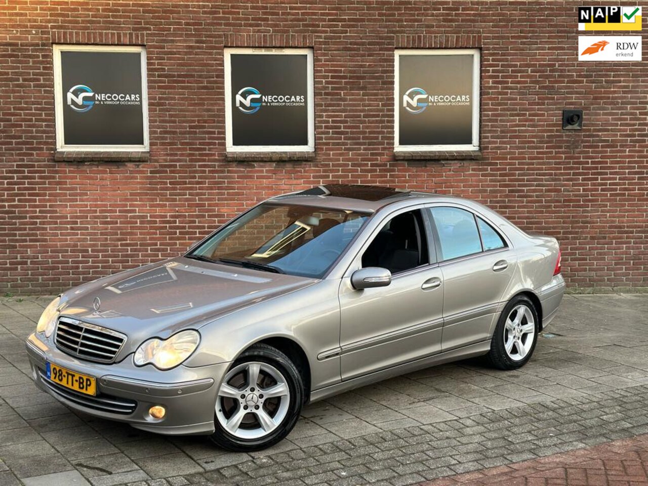 Mercedes-Benz C-klasse - 230 Avantgarde / SCHUIFKANTELDAK / NAVI MULTIEMEDIA / RIJDT SCHAKELT GOED - AutoWereld.nl