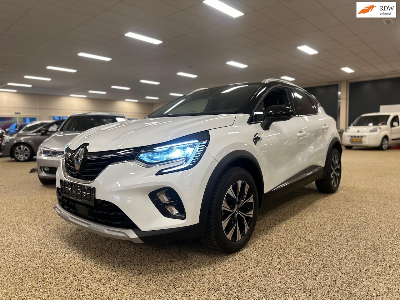 Renault Captur - 1.0 TCe 90 Equilibre*Fabrieks garantie*9.3 Groot Navigatie*Zeer Luxe*Two-Tone*Parelmoer Kl - AutoWereld.nl