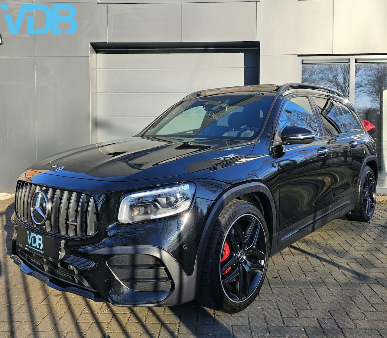 Mercedes-Benz GLB - 35 AMG 4MATIC M-BUX PANO MEMORY BURMESTER VOL!! - AutoWereld.nl