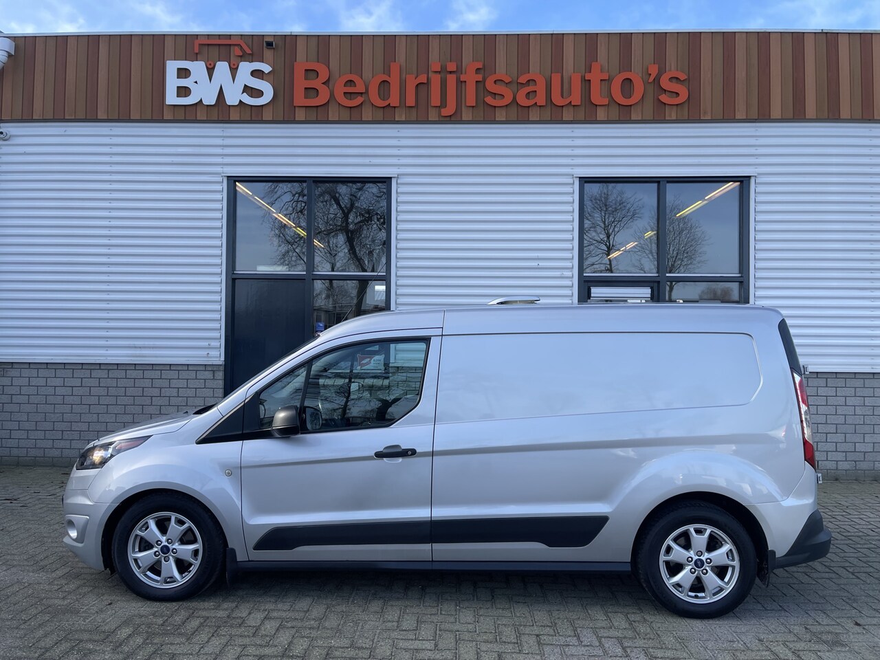 Ford Transit Connect - 1.5 TDCI 100pk automaat L2 Trend / rijklaar € 13.950 ex btw / lease vanaf € 256 / Cargo Co - AutoWereld.nl