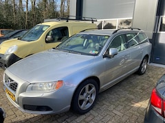 Volvo V70 - 2.4 D5 Summum