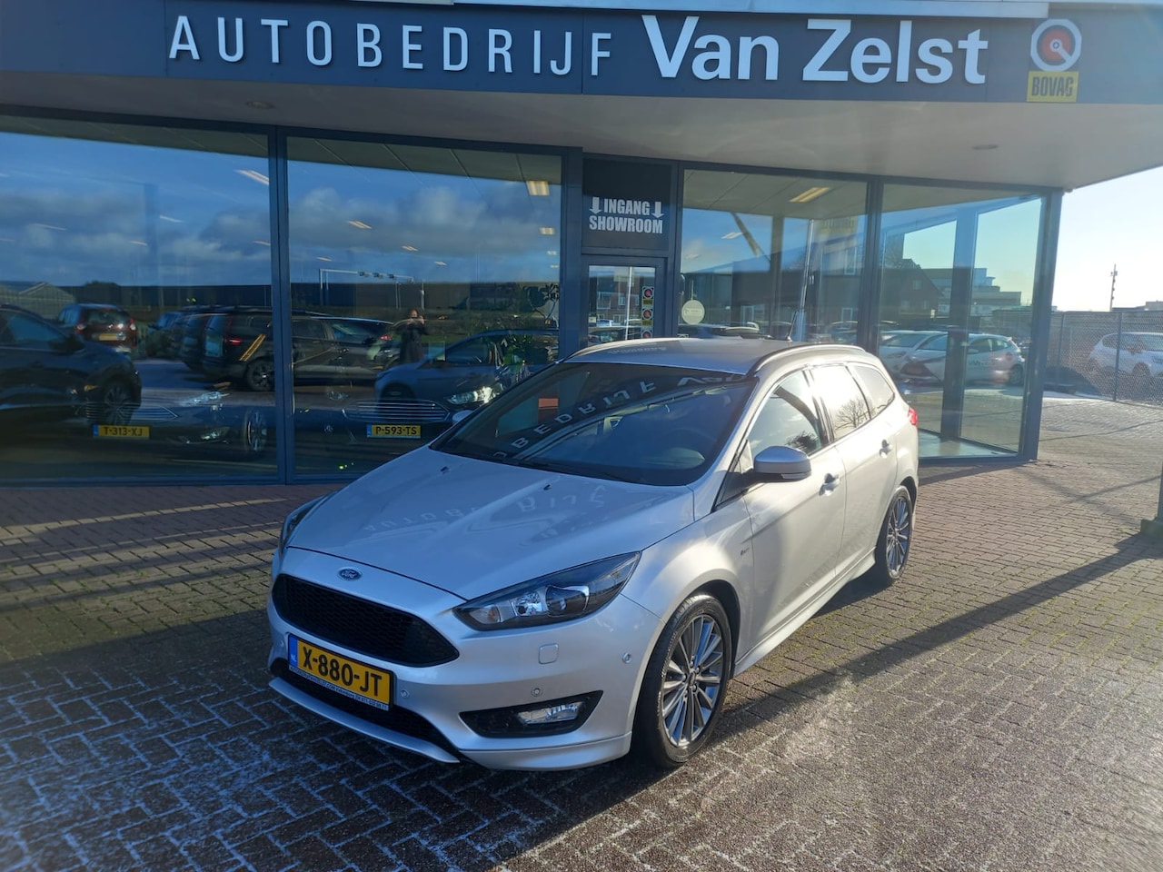 Ford Focus Wagon - 1.5 ST-Line 1.5 ST-Line, Airco(automatisch), Multimedia systeem, Bluetooth telefoonverbinding, Navigat - AutoWereld.nl