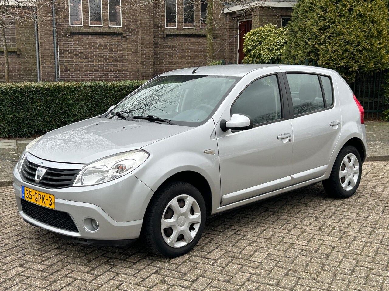 Dacia Sandero - 1.4 Lauréate 2008 airco hoge instap zuinig youngtimer nap! - AutoWereld.nl