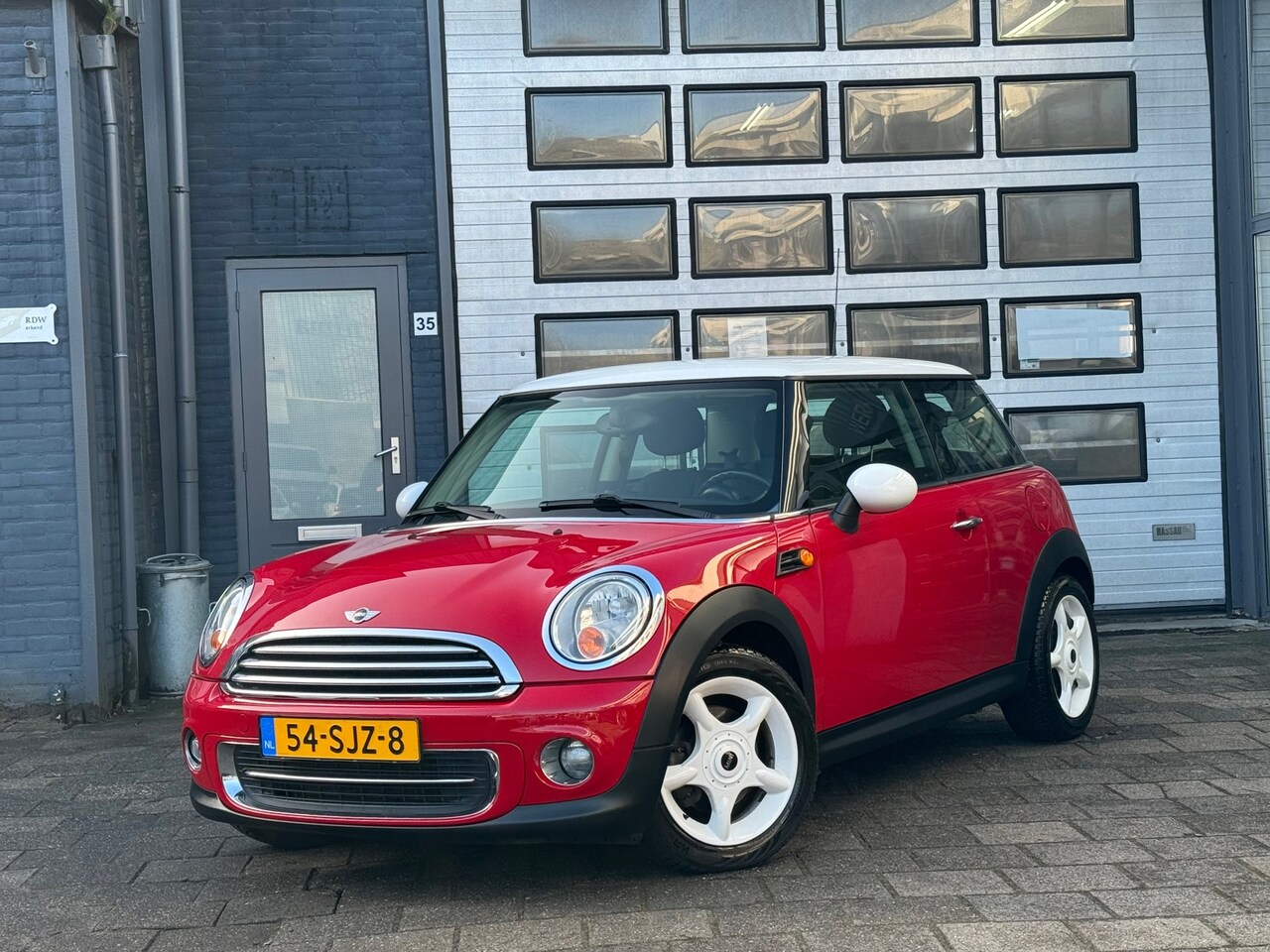 MINI Cooper - 1.6 Business Line | Airco | Cruise | LMV | N.A.P - AutoWereld.nl