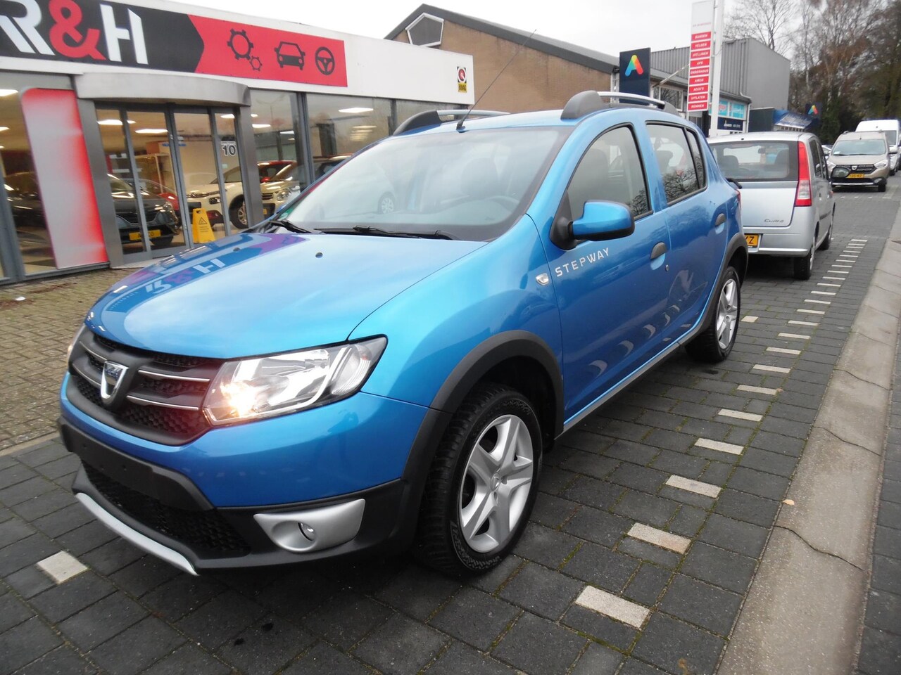 Dacia Sandero Stepway - 0.9 TCe Laureate 5 deurs, airco, cruise control, sportvelgen, navigatie enz. - AutoWereld.nl