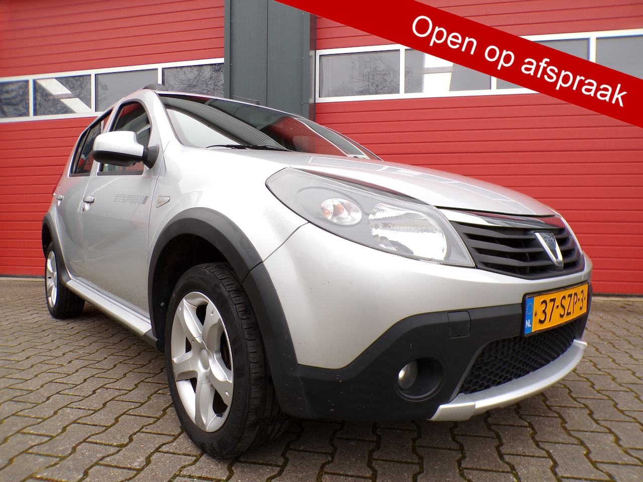 Dacia Sandero Stepway - 1.6 85PK Airco LMV 102DKm NAP NL-Auto 2DE-Eigenaar - AutoWereld.nl