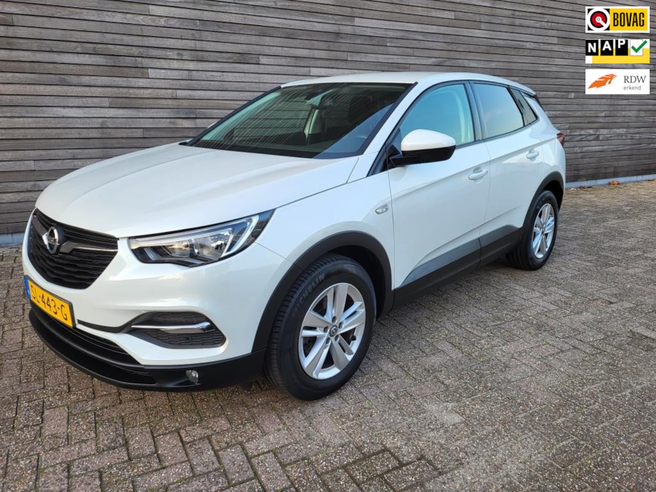 Opel Grandland X - 1.2 Turbo Online Edition 1.2 Turbo Online Edition - AutoWereld.nl