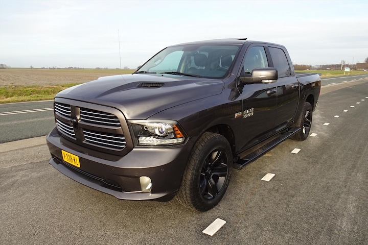 2018 dodge ram sales 1500 4x4