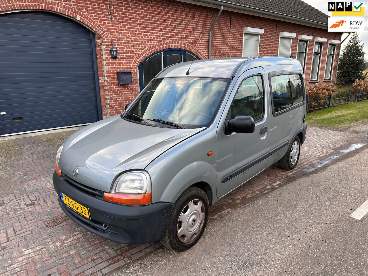 Renault Kangoo - 1.4 RT ROLSTOELVERVOER apk t/m 04-05-2024 - AutoWereld.nl