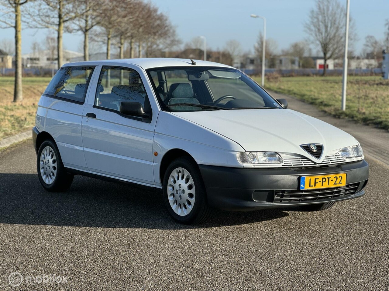 alfa-romeo-145-1-4-ie-boxer-1995.jpg