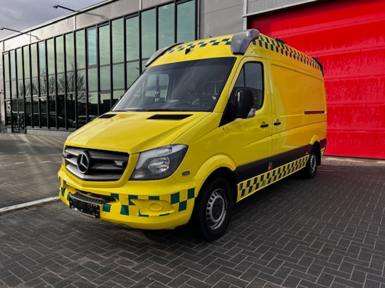 Mercedes-Benz Sprinter - Danisch registration No Kartsana Stretcher inside - AutoWereld.nl