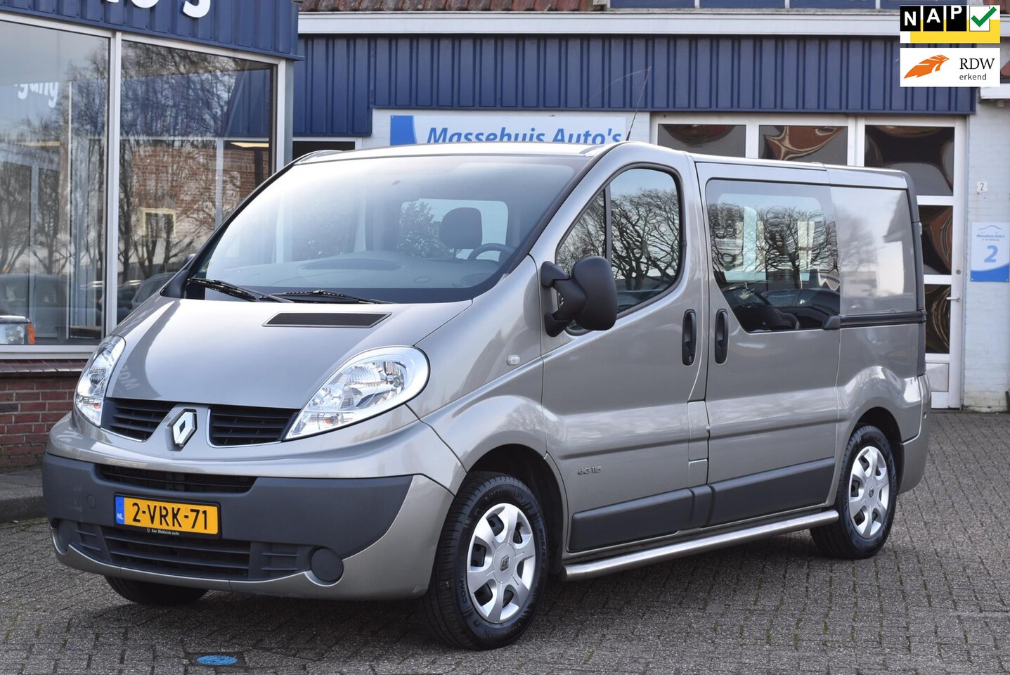 Renault Trafic - 2.0 dCi T27 L1H1 Rolstoel auto Automaat Airco 86dkm 1e eig. PDC Trekhaak Lift Nwe APK - AutoWereld.nl