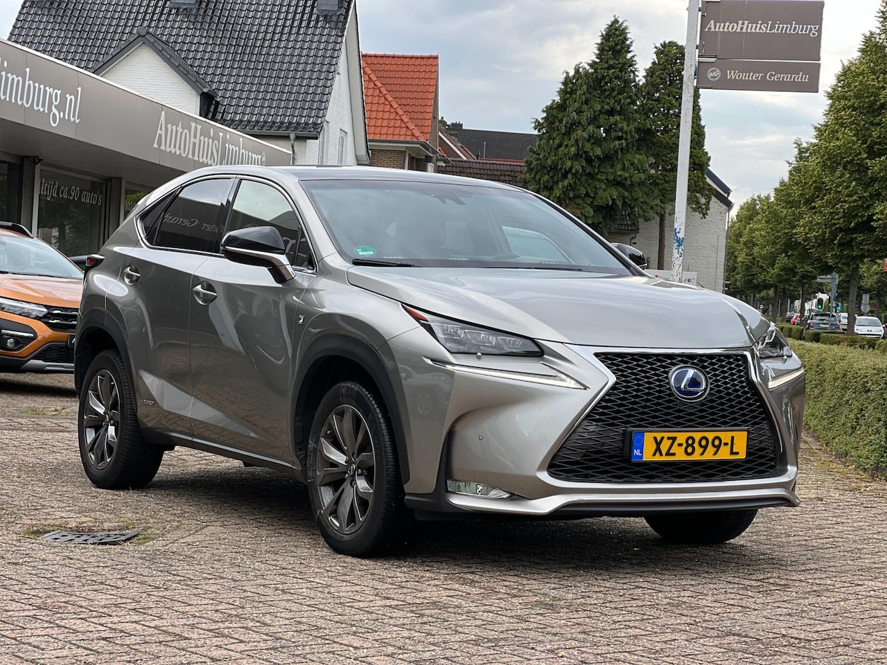 Lexus NX - 300h AWD F Sport Line|Pano|Camera|Garantie t/m 9-2025 - AutoWereld.nl