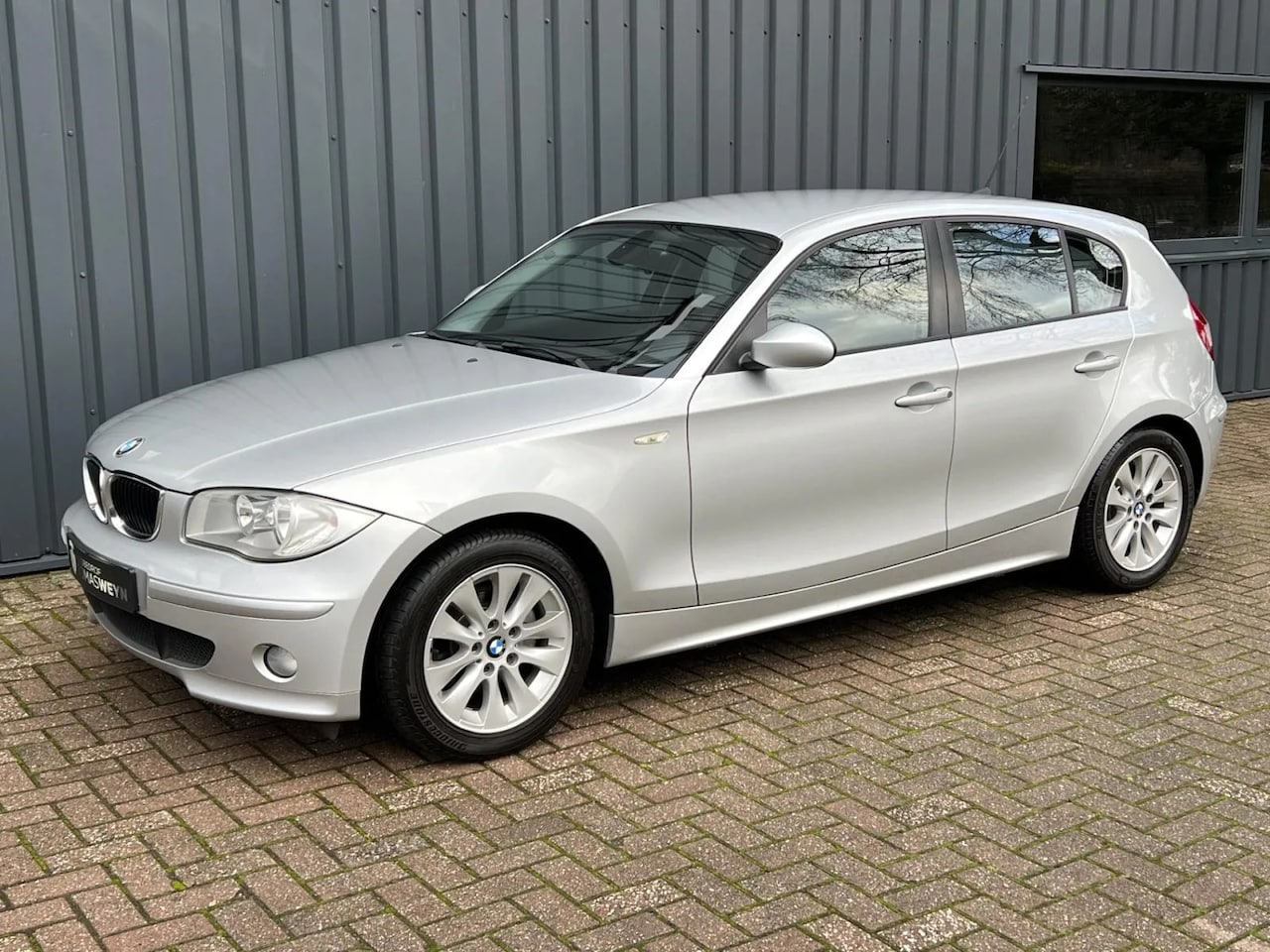 BMW 1-serie - 118i Executive YOUNGTIMER!/AUTOMAAT!/LEER!/ - AutoWereld.nl