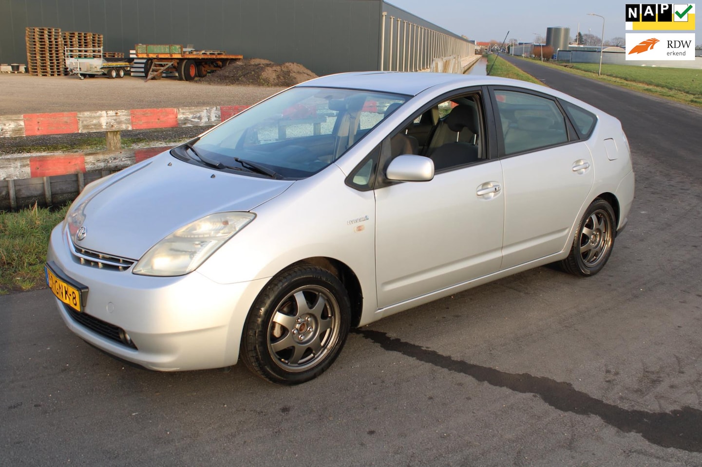 Toyota Prius - 1.5 VVT-i Tech Edition Automaat - AutoWereld.nl