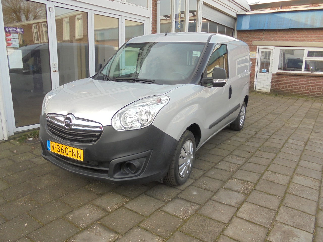 Opel Combo - 1.3 CDTi L1H1 Edition trekhaak, airco - AutoWereld.nl