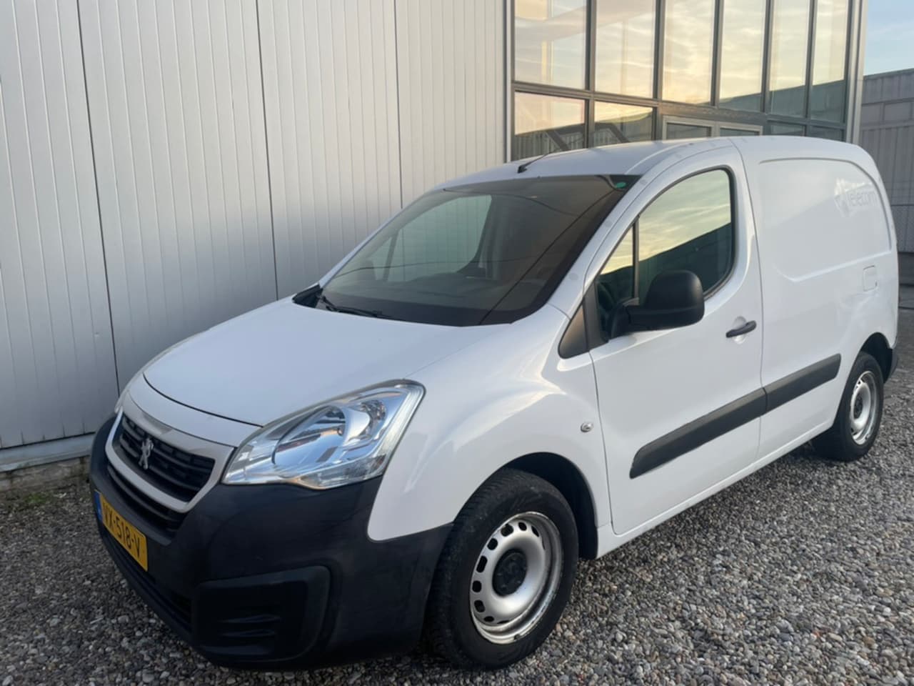 Peugeot Partner - 122 1.6 BlueHDi 100 L1 XR S&S - AutoWereld.nl