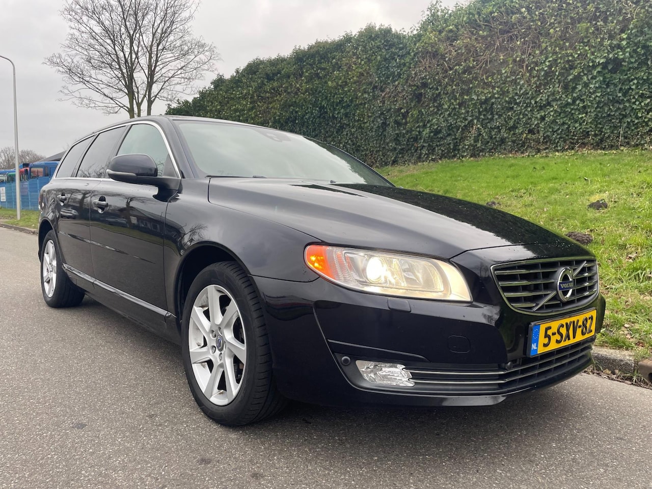 Volvo V70 - 1.6 T4 Kinetic - Navi - Xenon - Cruise control - Automaat - AutoWereld.nl