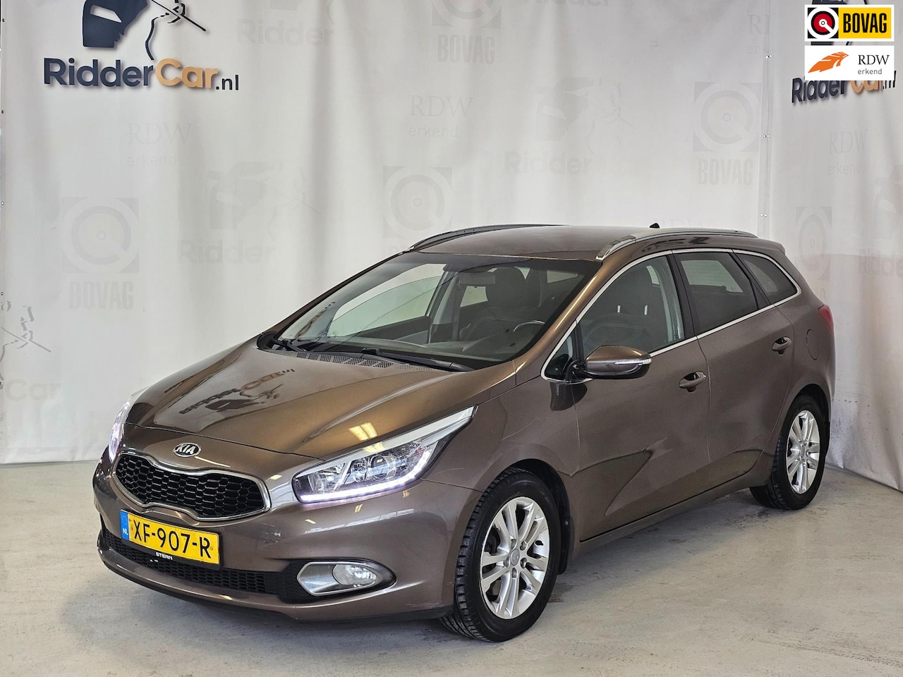 Kia Cee'd Sportswagon - 1.6 GDI Super Premium|AUTOMAAT|1E EIG|CRUISE|VELGEN|BLUETOOTH| - AutoWereld.nl