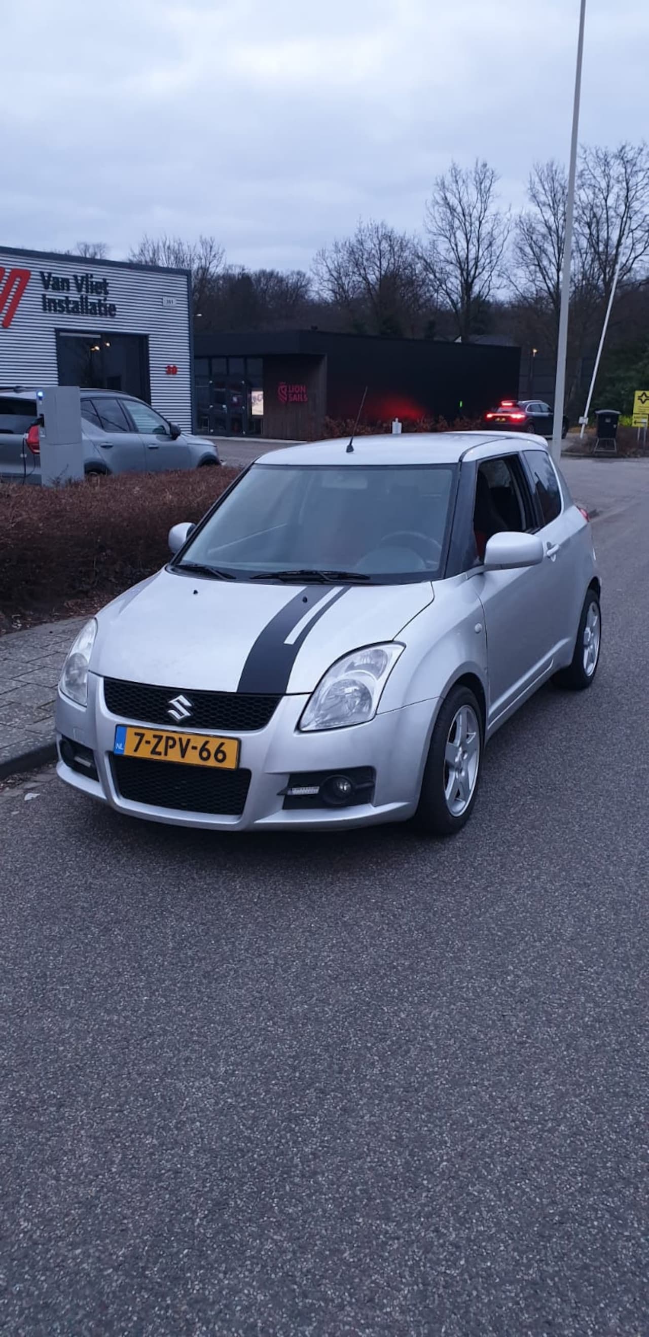 Suzuki Swift - 1.6 Sport Airco - AutoWereld.nl