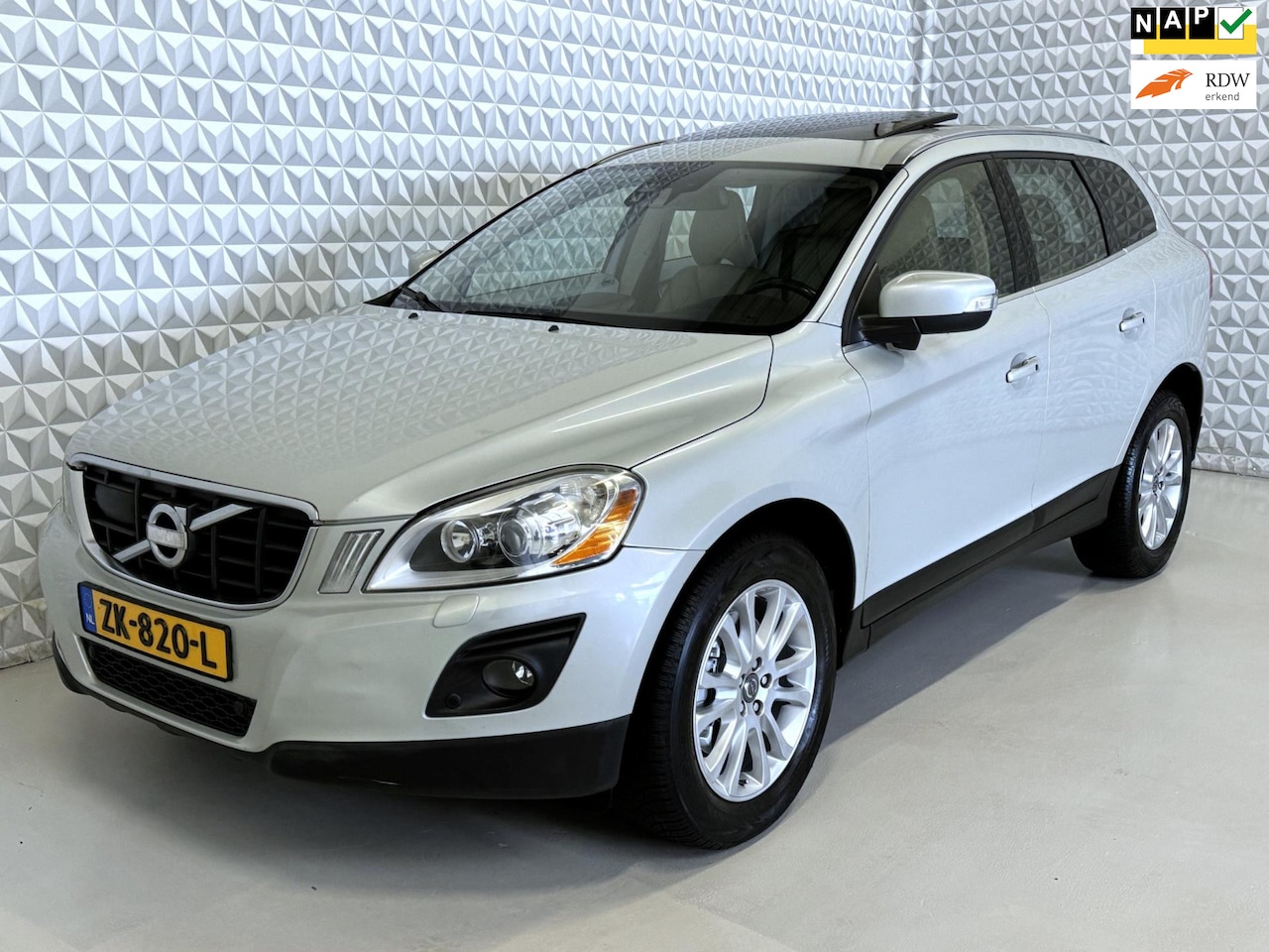 Volvo XC60 - 3.0 T6 AWD Automaat Panoramadak (2010) - AutoWereld.nl