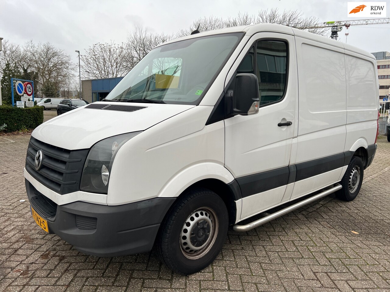 Volkswagen Crafter - 30 2.0 TDI L1H1 BM airco, trekhaak, camera - AutoWereld.nl