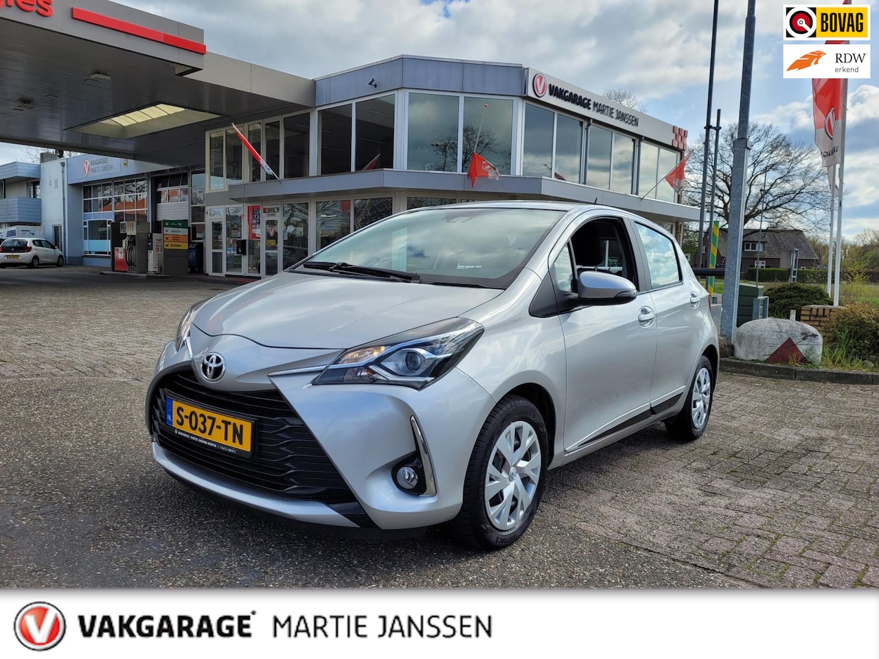 Toyota Yaris - 1.0 VVT-i Comfort LAGE KMSTAND - AIRCO - BLUETOOTH TELEFOON - LANE ASSIST - CAMERA - AutoWereld.nl