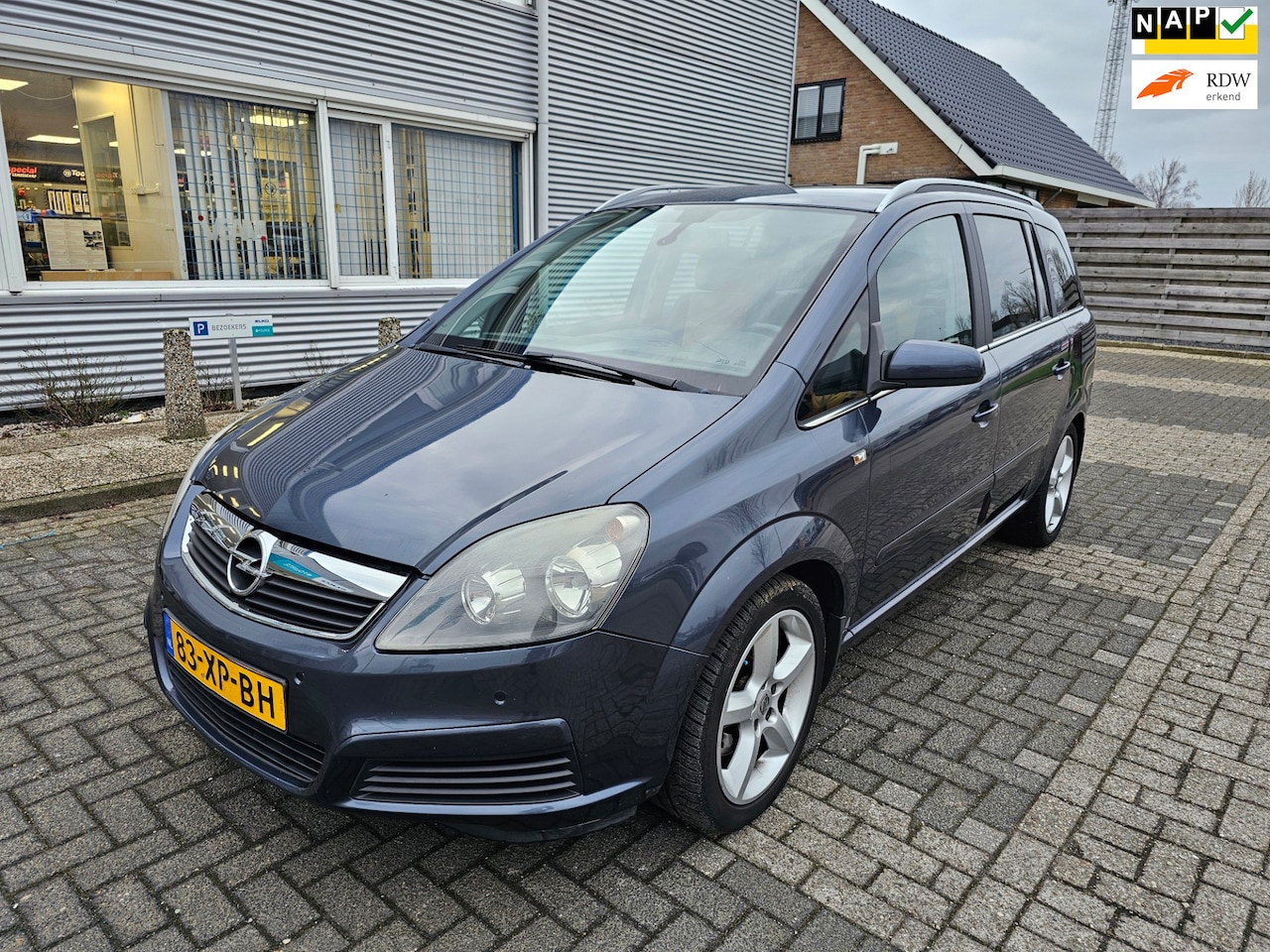 Opel Zafira - 2.2 Cosmo Airco Bj:2007 NAP! - AutoWereld.nl