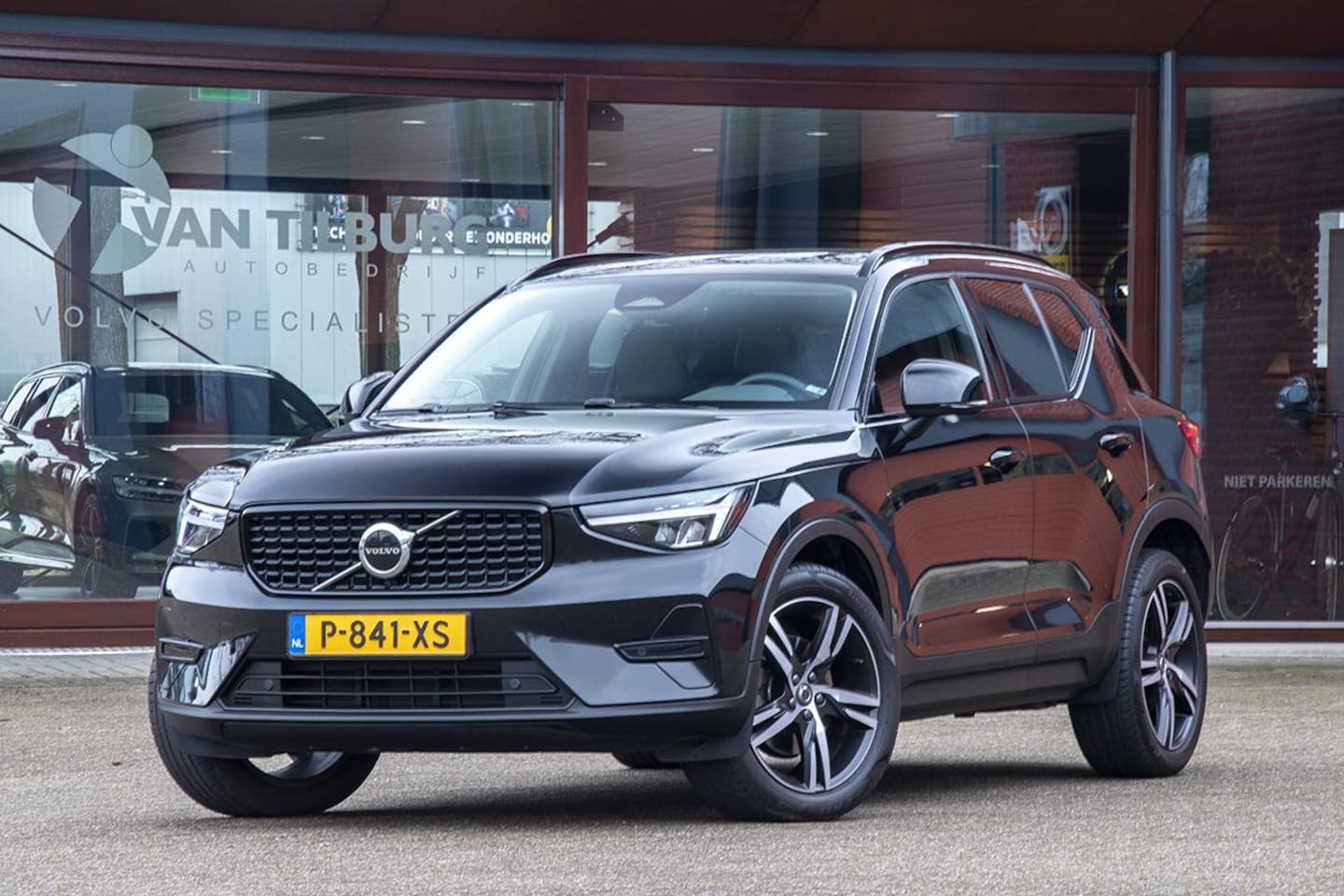 Volvo XC40 - 2.0 B3 Plus Dark 2.0 B3 PLUS DARK - AutoWereld.nl