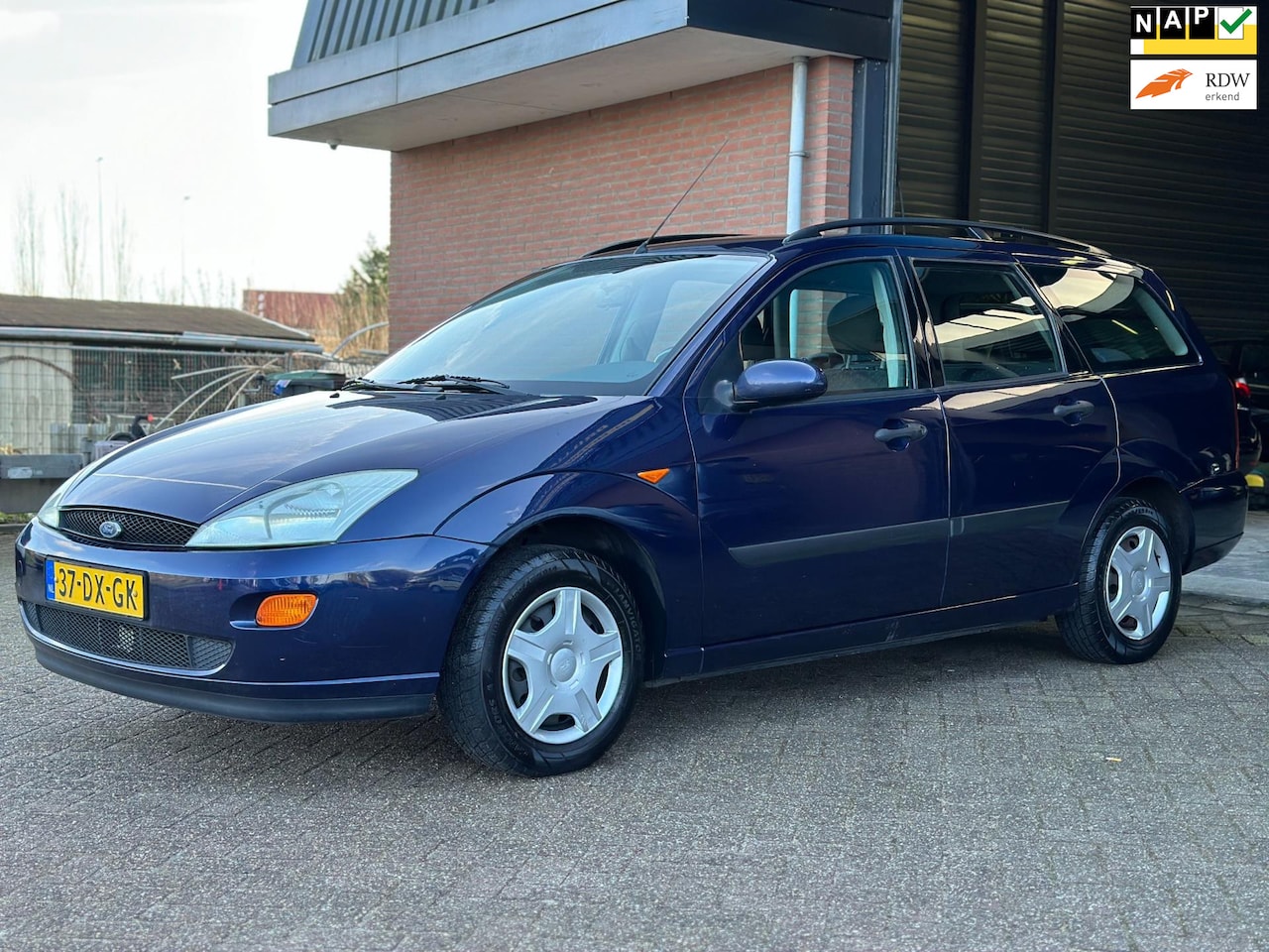 Ford Focus Wagon - 1.6-16V Trend APK, BOEKJES, NETTE AUTO!! - AutoWereld.nl