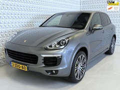 Porsche Cayenne - 3.0 S E-Hybrid Navigatie + Stoelverwarming + Trekhaak + Leder interieur