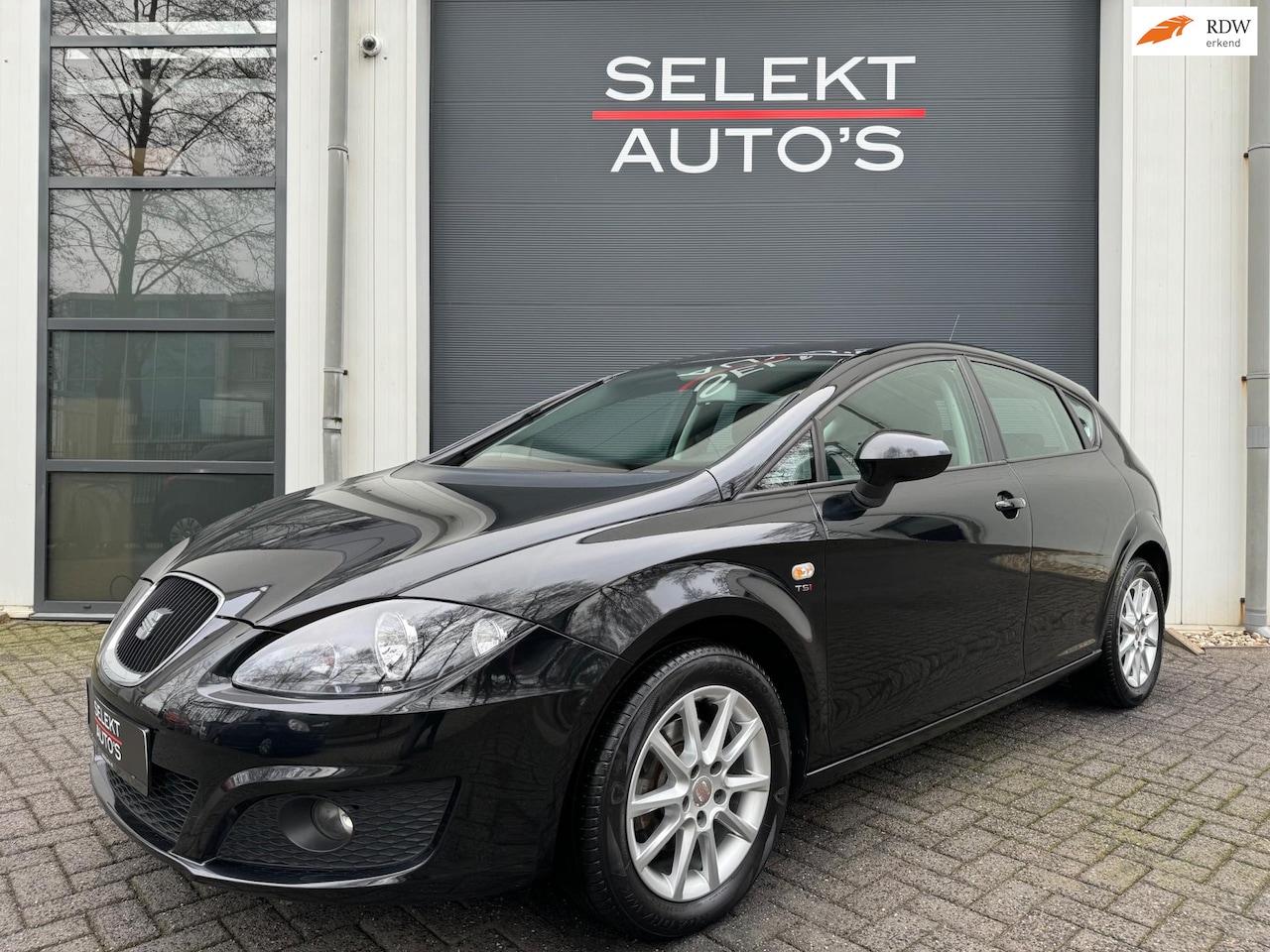 Seat Leon - 1.2 TSI Ecomotive Style 105 Pk Cruise/Climate/Bluetooth/USB/AUX/Elekt Ramen/Elekt Spiegels - AutoWereld.nl