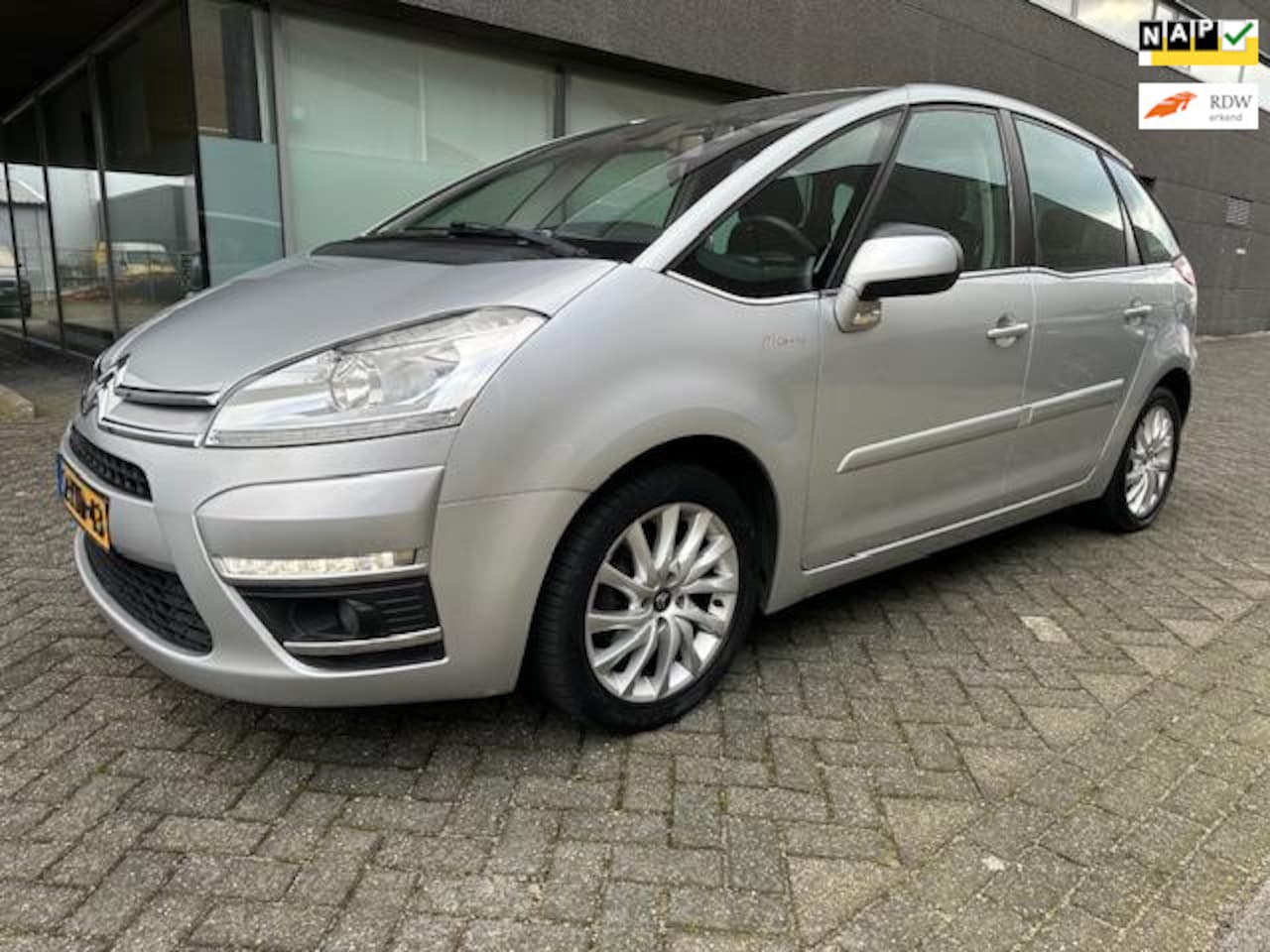 Citroën C4 Picasso - 1.6 e-HDi AUT.BJ 8-2011 APK 6-2024 - AutoWereld.nl