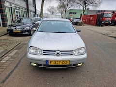 Volkswagen Golf - 1.6