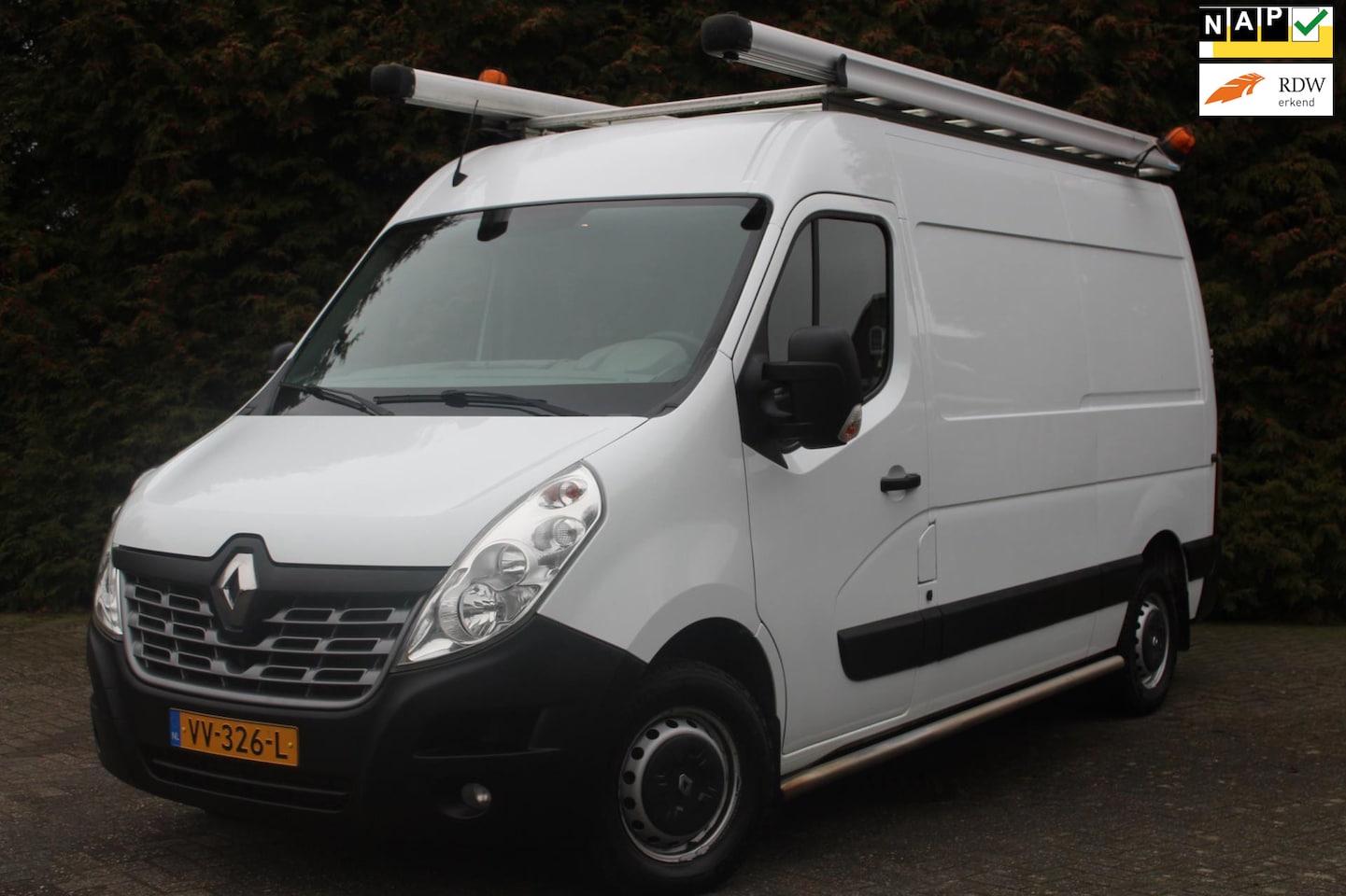 Renault Master - T35 2.3 dCi L2H3 125PK | AUTOMAAT | Airco | NAVI | Inrichting | Trekhaak - AutoWereld.nl